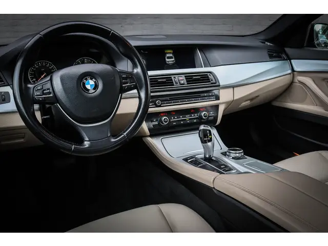 BMW 5 Serie 528i Luxury Edition 2015 Benzine 6