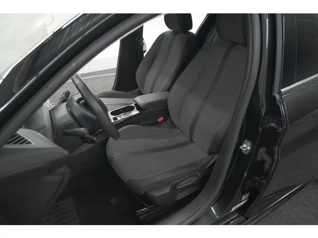 Peugeot 208 PureTech 100 Allure 2024 Benzine 22