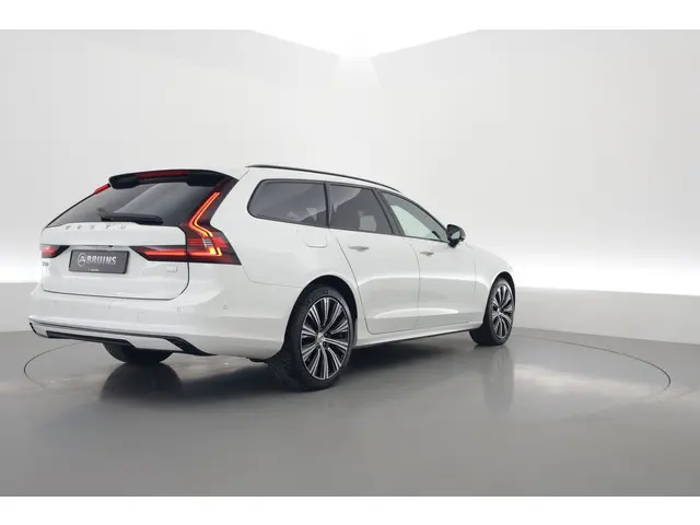 Volvo V90 2