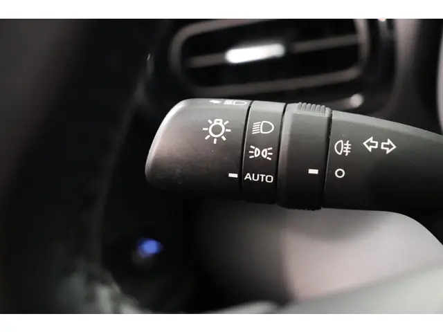 Toyota Yaris 1.5 Hybrid Active 2022 Hybride Benzine 20