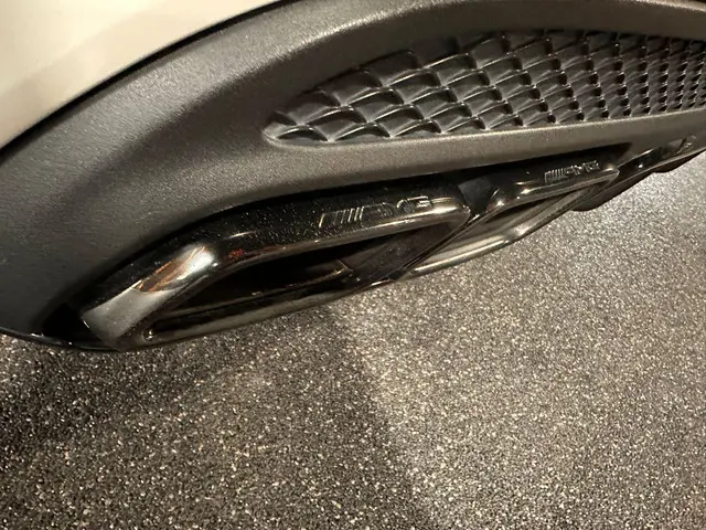 Mercedes-Benz C-Klasse AMG 63 S 2016 Benzine 15