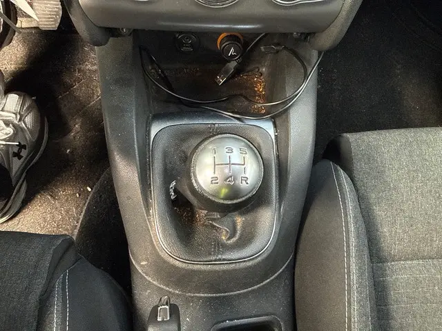 Citroën C4 1.2 PureTech Feel Collection 2017 Benzine 19