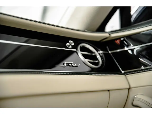 Bentley Flying Spur SPEED 6.0 W12 2023 Benzine 33