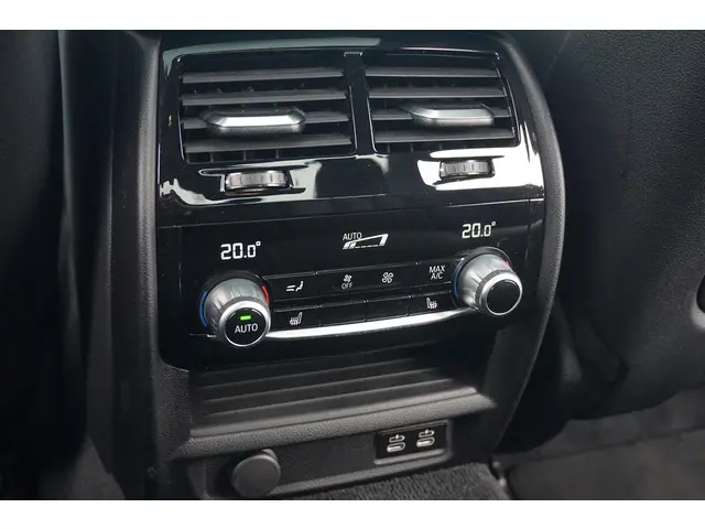 BMW 5 Serie Sedan M550i xDrive 2021 Benzine 24