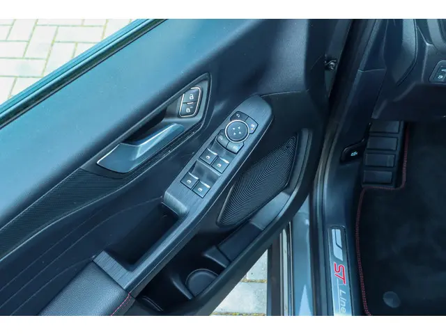 Ford Kuga 2.5 PHEV ST-Line X 2022 Hybride Benzine 22