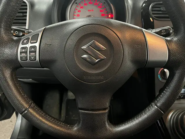 Suzuki Splash 1.0 VVT Exclusive EASSS 2013 Benzine 13