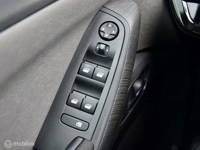 Citroën C4 Picasso 1.2 PureTech Intensive 2016 Benzine 27