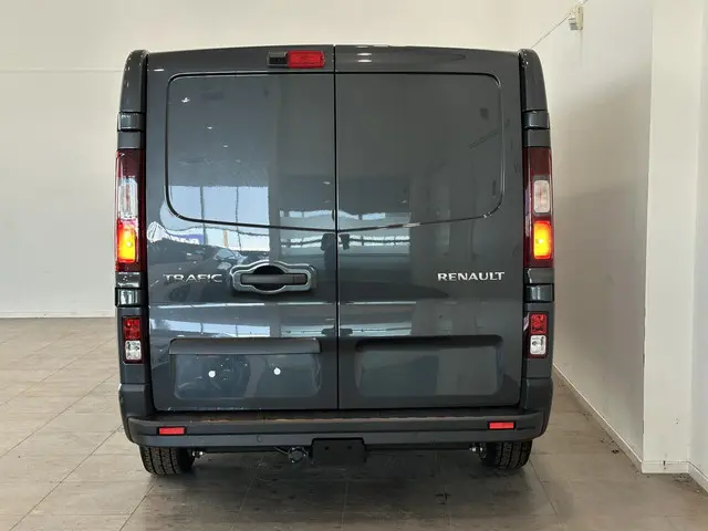 Renault Trafic L2H1 2.0 dCi 130 T30 Advance 2024 Diesel 3