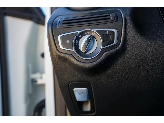 Mercedes-Benz GLC 300e 4MATIC 2021 Hybride Benzine 22