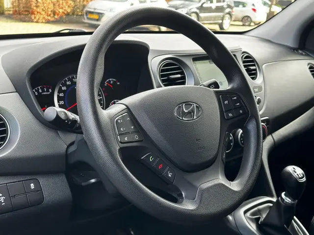 Hyundai i10 1.0i Comfort Airco Cruise Navi 2018 Benzine 12