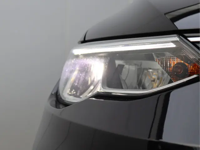 Volkswagen Golf Variant 1.0 TSI Life 2022 Benzine 8