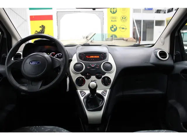Ford Ka 1.2 Champions Edition start/stop 2012 Benzine 7