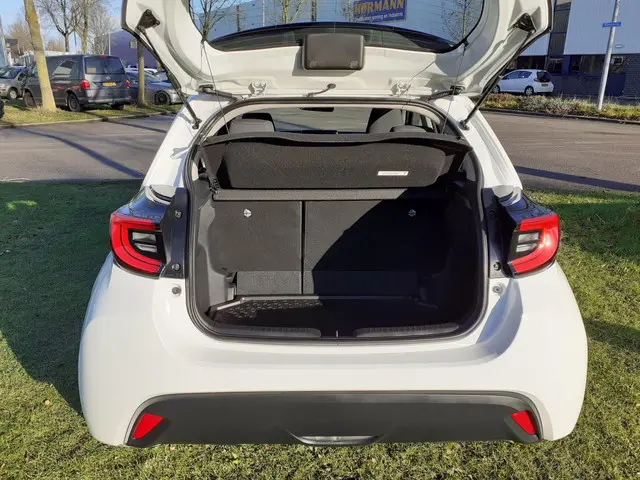 Toyota Yaris 1.5 Hybrid Dynamic 2020 Hybride Benzine 7