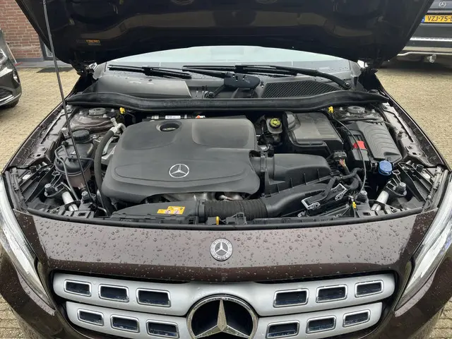 Mercedes-Benz GLA 180 Business 2018 Benzine 22