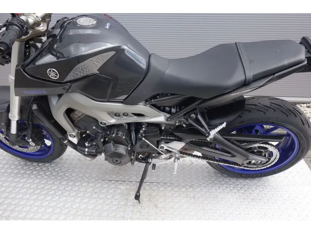 Yamaha MT 09 ABS 2014 Benzine 17