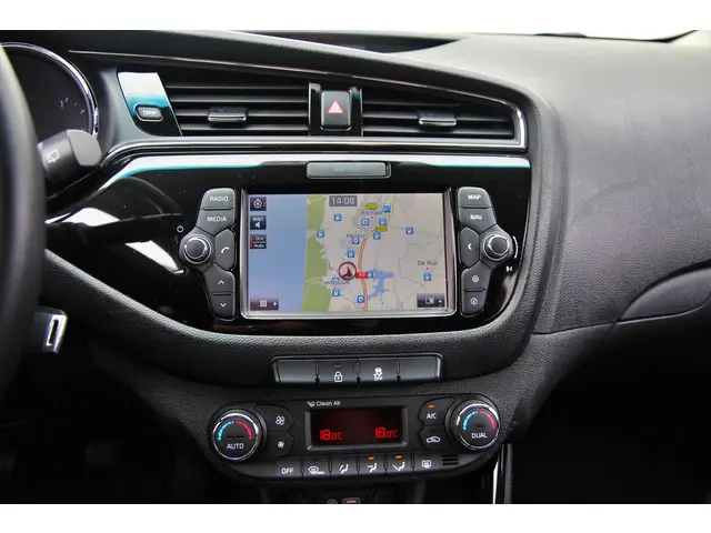 Kia cee'd Sportswagon 1.6 GDI DynamicLine 2015 Benzine 28