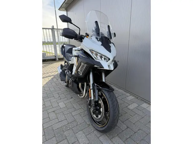 Kawasaki Versys 1100 SE 2025 Benzine 2