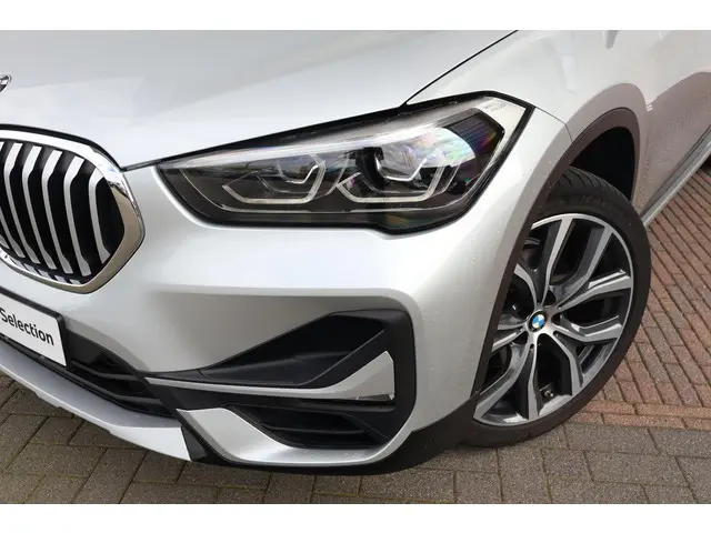 BMW X1 sDrive18i Executive Edition 2020 Benzine 46