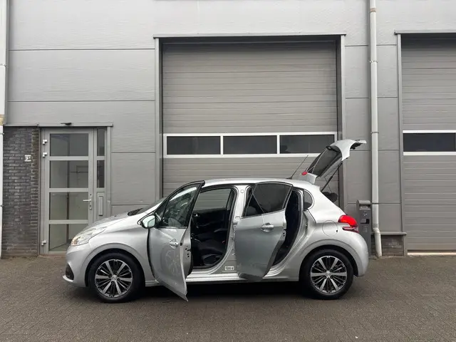Peugeot 208 1.2 PureTech Allure 2017 Benzine 29