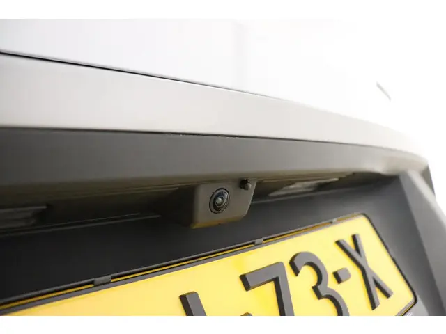 Peugeot 3008 1.2 Hybrid 136 GT 2024 Hybride Benzine 3