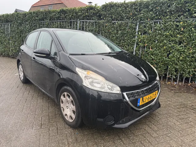 Peugeot 208 1.4 HDi Active 2013 Diesel 2