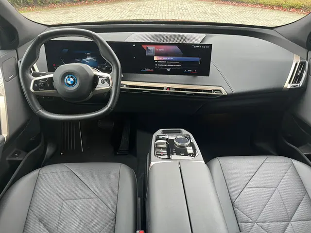 BMW iX xDrive40 Executive 77 kWh 2022 Elektrisch 6