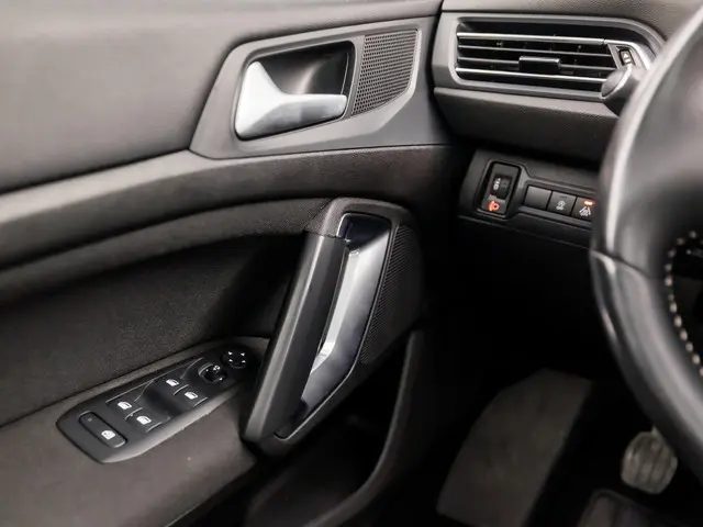 Peugeot 308 SW 1.2 PureTech Sport 2020 Benzine 25