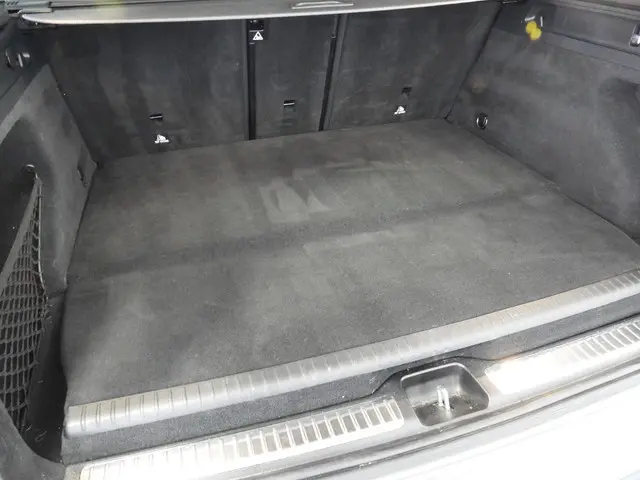 Mercedes-Benz GLC 300e 4MATIC AMG 2021 Hybride Benzine 30