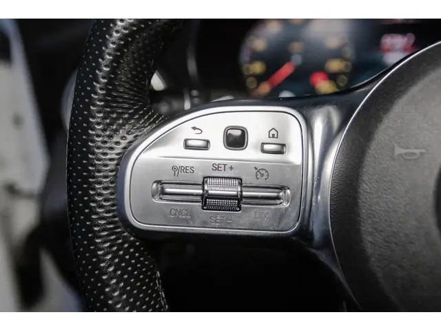 Mercedes-Benz GLC 300e 4MATIC 2021 Hybride Benzine 22