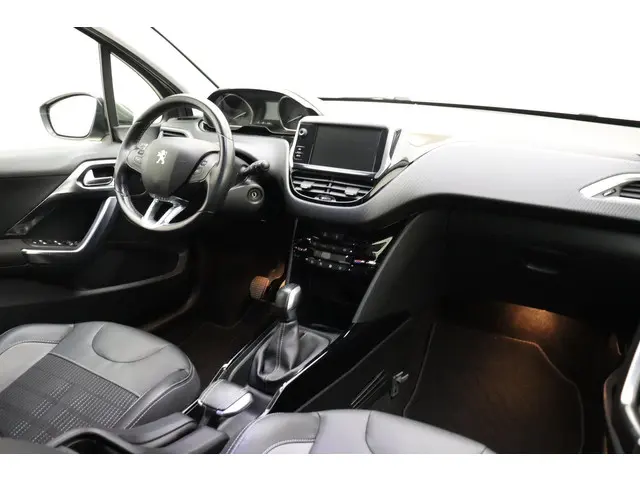 Peugeot 2008 1.2 PureTech Allure 2017 Benzine 3