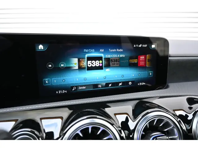 Mercedes-Benz A-Klasse 180 AMG Line 2022 Benzine 27