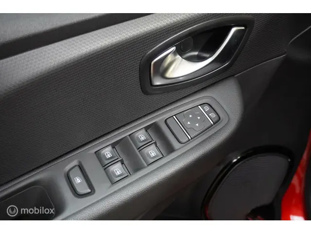 Renault Clio 0.9 TCe Limited 2019 Benzine 25