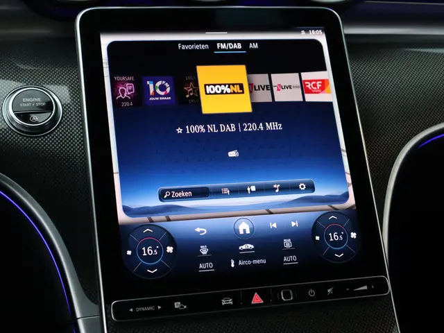 Mercedes-Benz C-Klasse 180 AMG Line 2024 Benzine 26