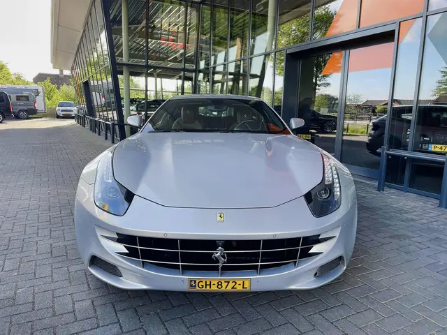 Ferrari FF 6.3 V12 2015 Benzine 38