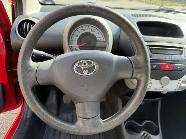 Toyota Aygo 1.0 VVT-i Dynamic Orange 2013 Benzine 11