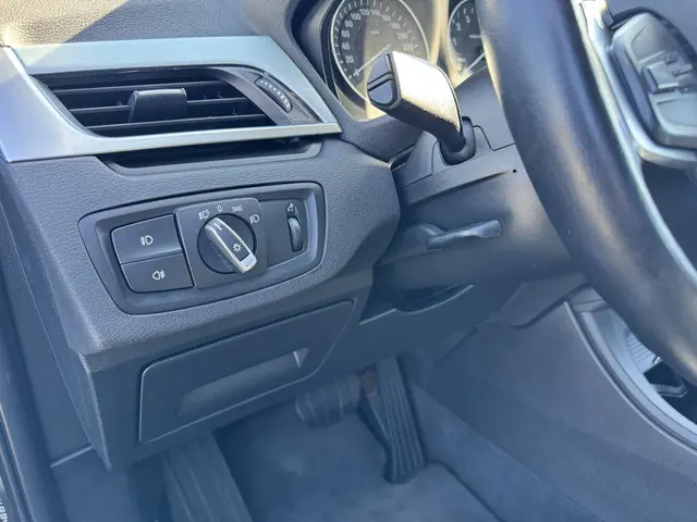 BMW X1 xDrive20i High Executive 2018 Benzine 14