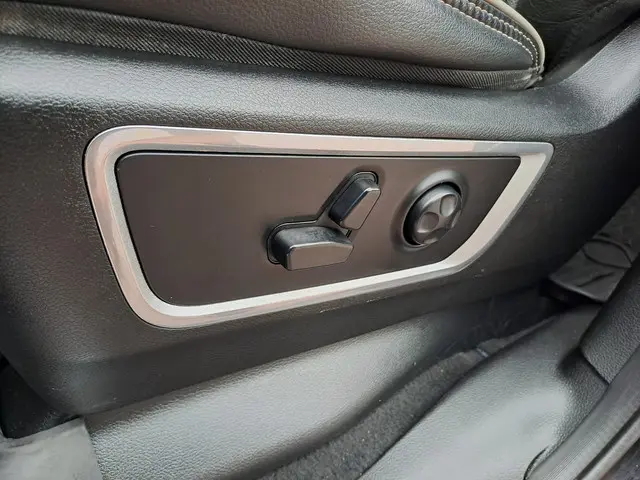 Dodge Ram 1500 5.7 V8 4x4 Crew Cab Laramie 2019 LPG/Gas 23