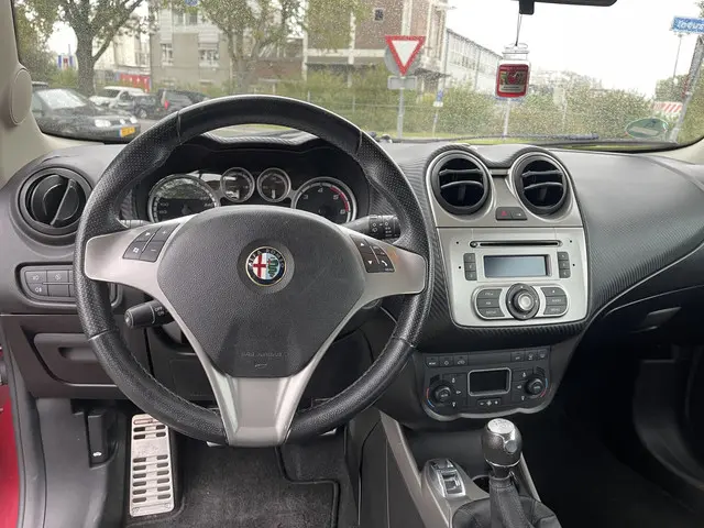 Alfa Romeo MiTo 1.3 JTDm ECO Distinctive 2013 Diesel 7