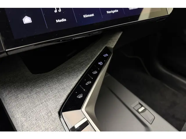 Peugeot 5008 1.2 Hybrid GT 2025 Hybride Benzine 38