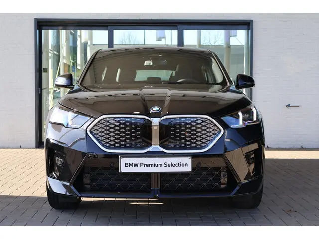 BMW iX2 xDrive30 2024 Elektrisch 3
