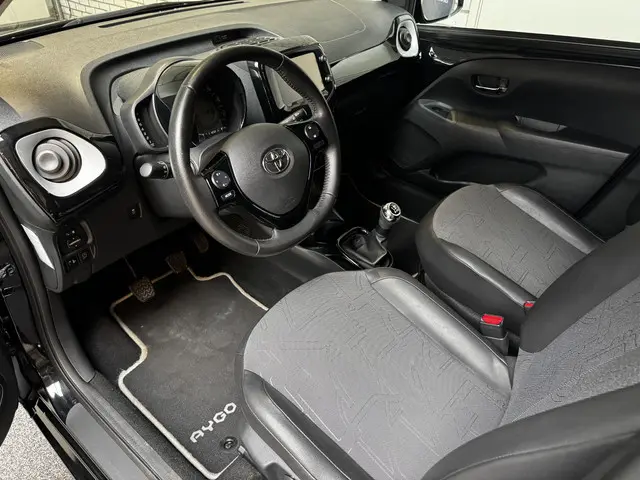 Toyota Aygo 1.0 VVT-i x-joy 2018 Benzine 10