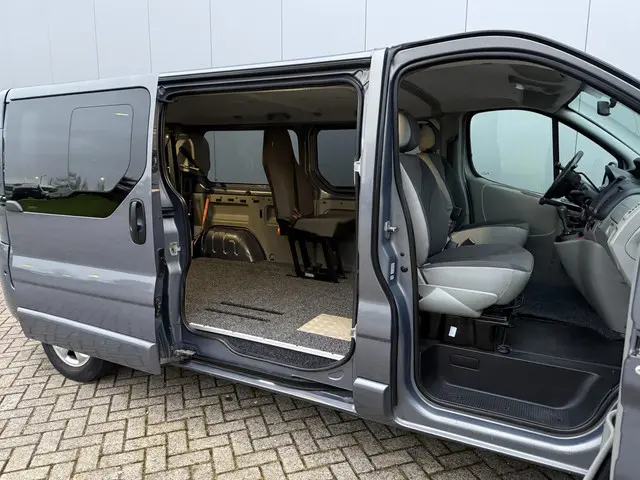 Opel Vivaro Rolstoelbus Zelfrijder | Airco 2014 Diesel 2