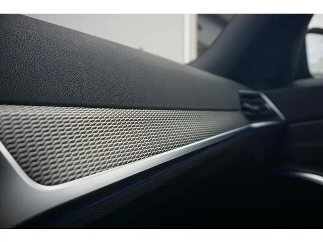 BMW 3 Serie Sedan 318i 2021 Benzine 17