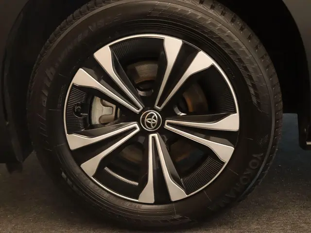 Toyota bZ4X Business Plus 71 kWh 2023 Elektrisch 38