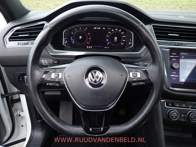 Volkswagen Tiguan Allspace 1.5 TSI R-LINE 2021 Benzine 17
