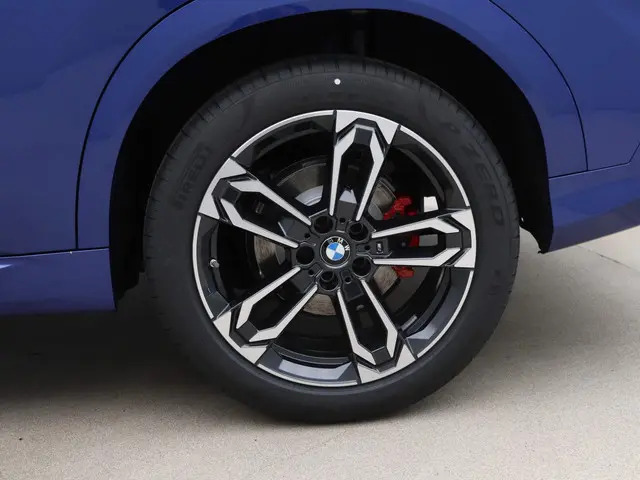BMW X2 sDrive20i Launch Edition 2024 Benzine 18