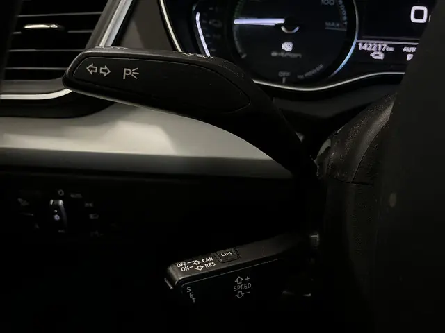 Audi Q5 50 TFSI e S edition 2020 Hybride Benzine 11