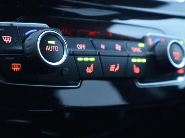 BMW X1 sDrive18i Business Edition Plus 2021 Benzine 38