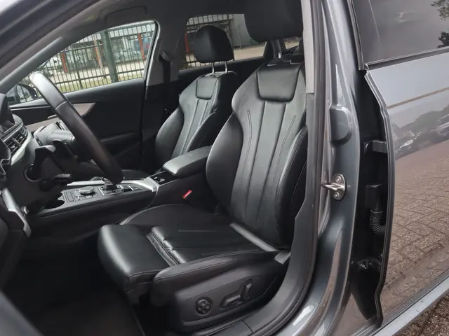 Audi A4 Avant 40 TFSI Sport S line edition 2019 Benzine 6