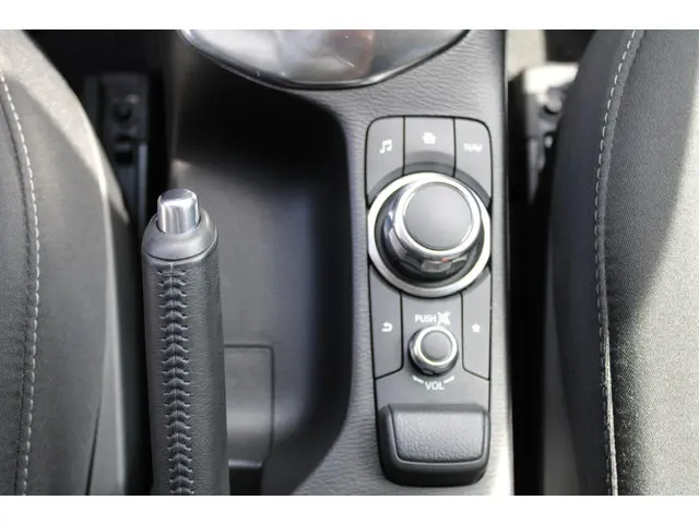 Mazda 2 1.5 Skyactiv-G Dynamic+ 2018 Benzine 25